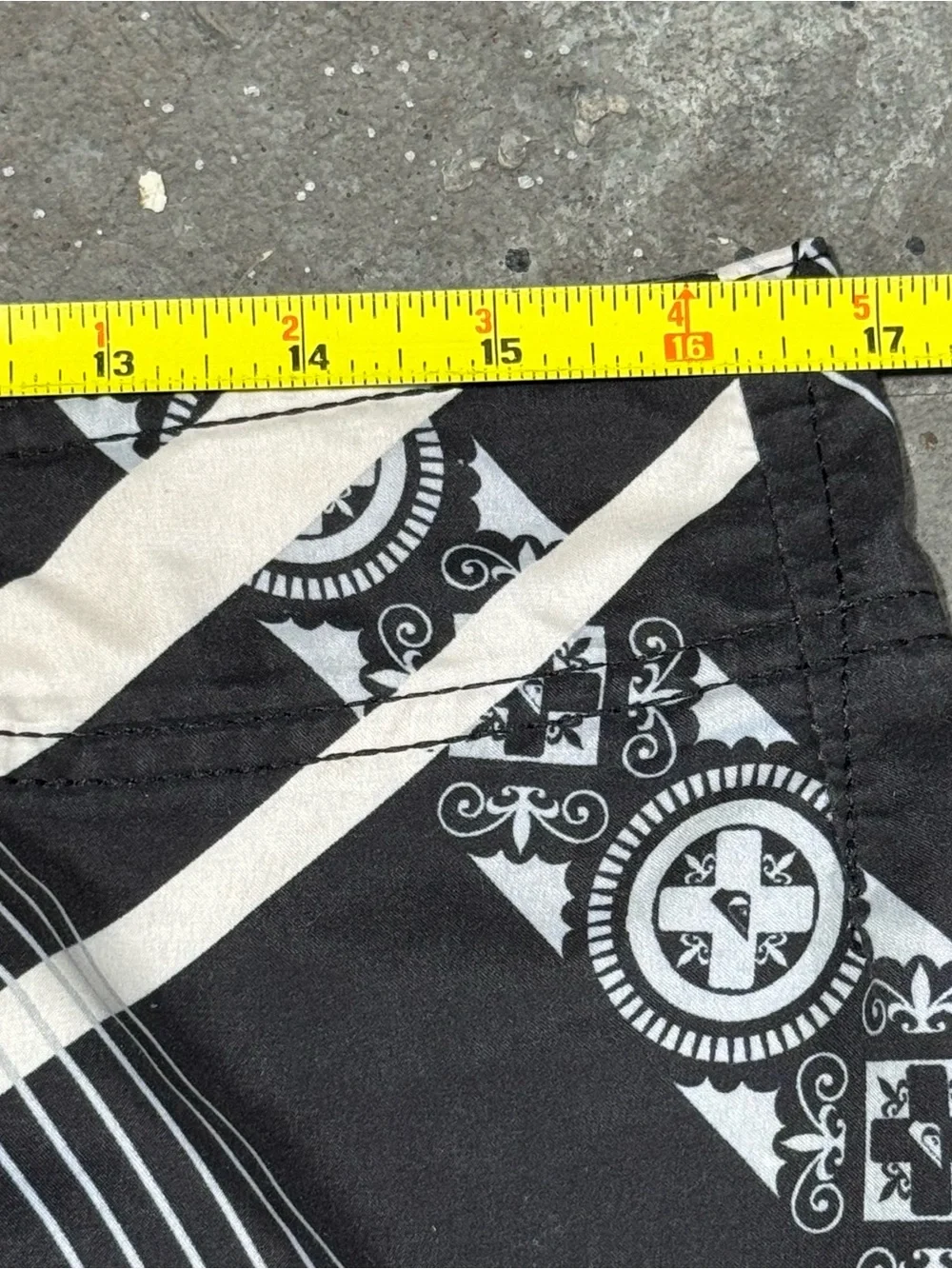 Vintage Quicksilver Board Shorts Men's 33 Graffiti Spellout Y2K Beach X Games